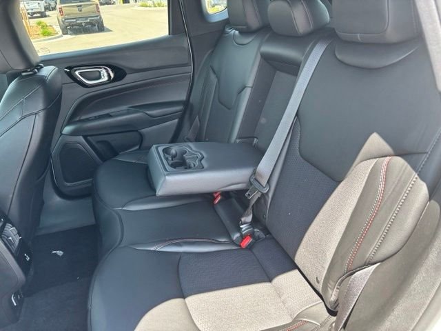 New 2026 Bright White Clear-Coat Exterior Paint Jeep Trailhawk image 16