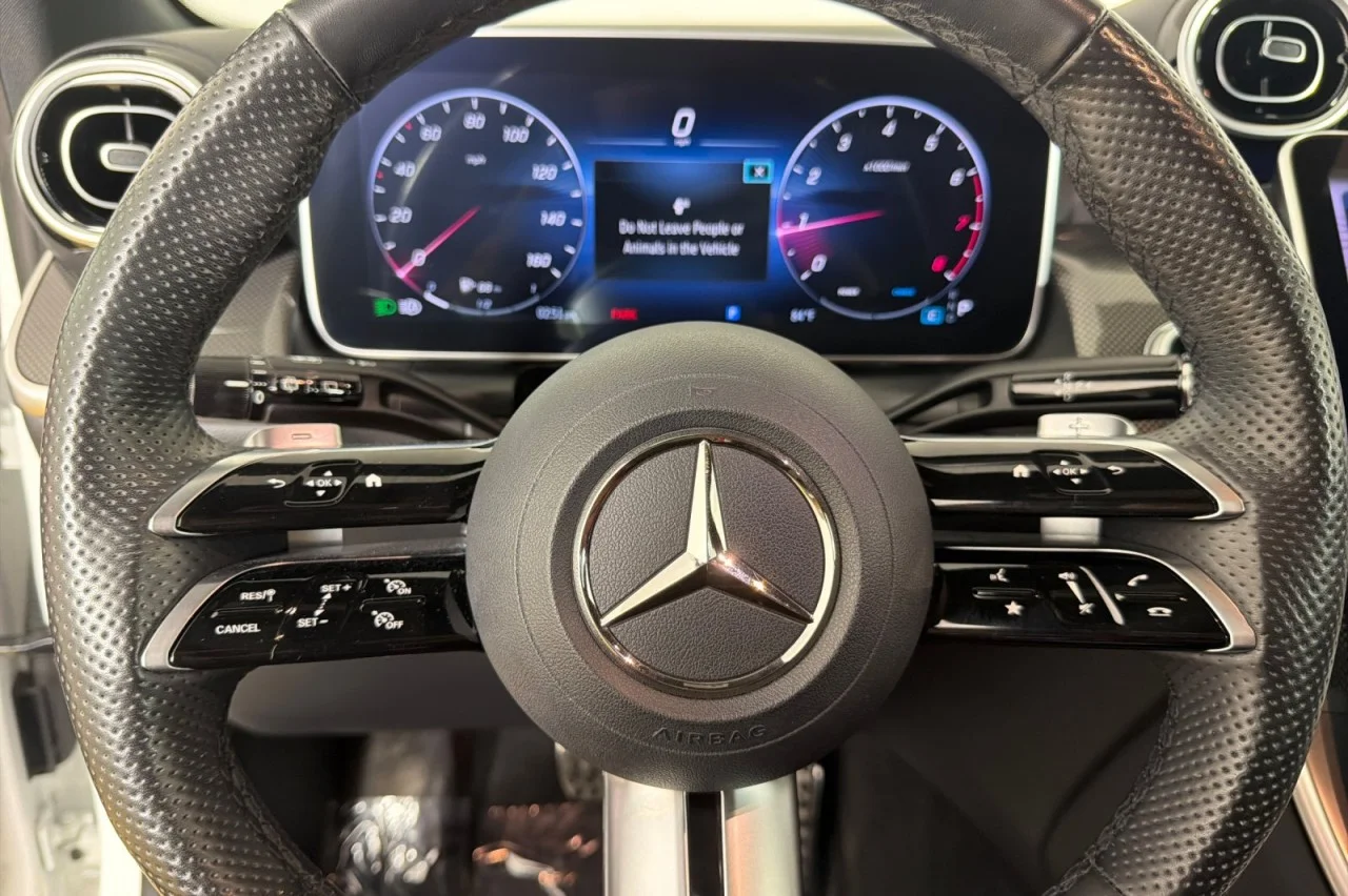 Used 2024 Polar White Mercedes-Benz GLC 300 image 22