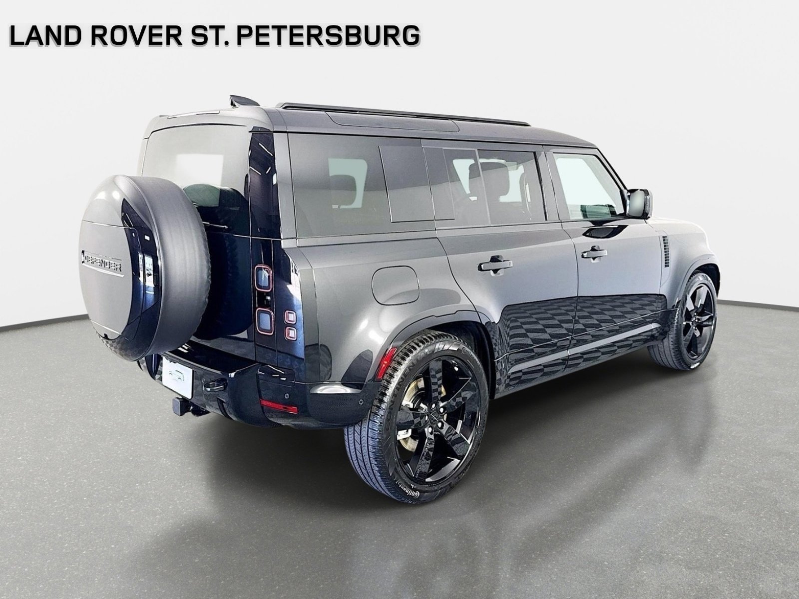 Used 2026 Santorini Black Land Rover X-Dynamic SE image 5