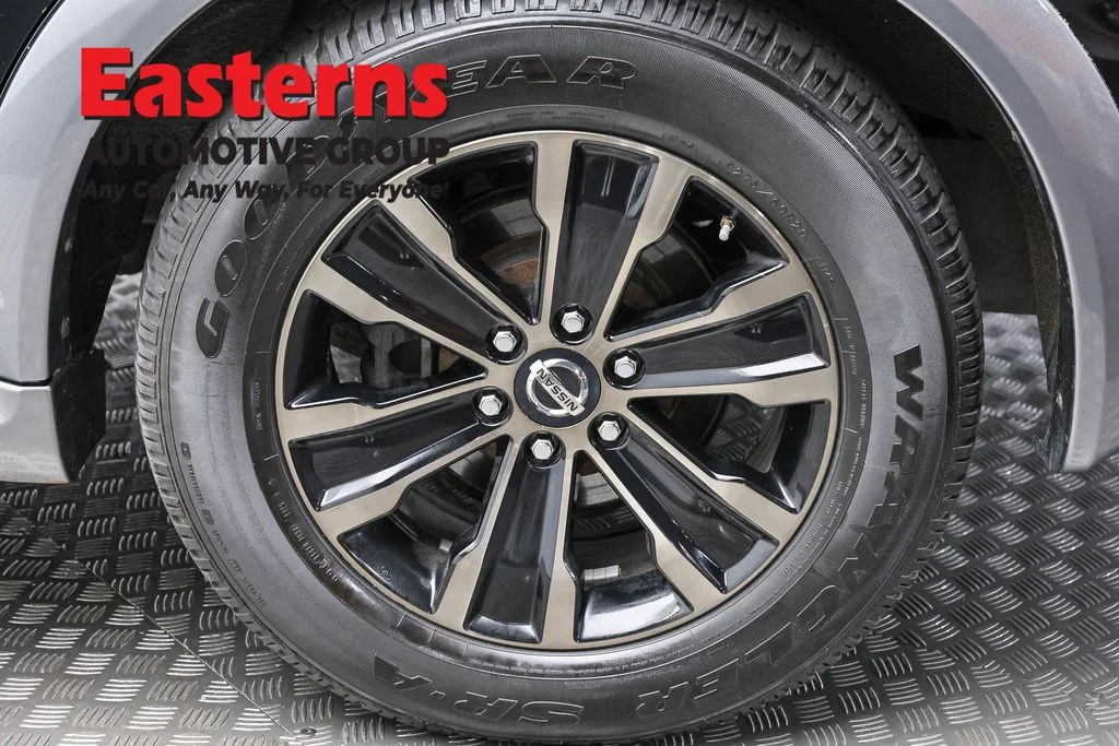 Used 2017 Black Nissan Platinum image 8