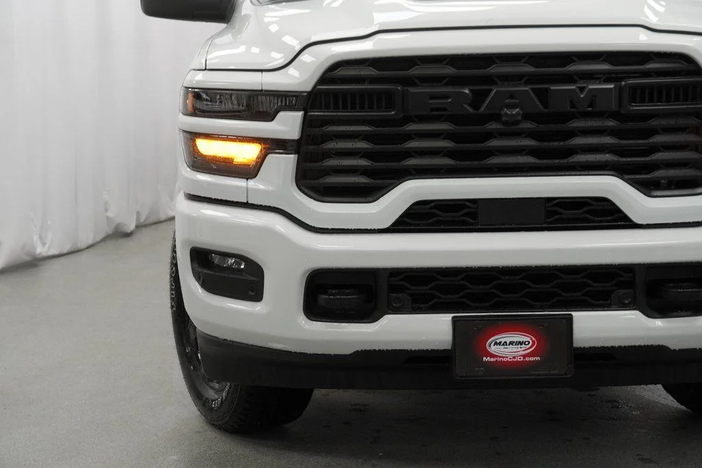 New 2026 Bright White Clear-Coat Exterior Paint RAM Tradesman image 6