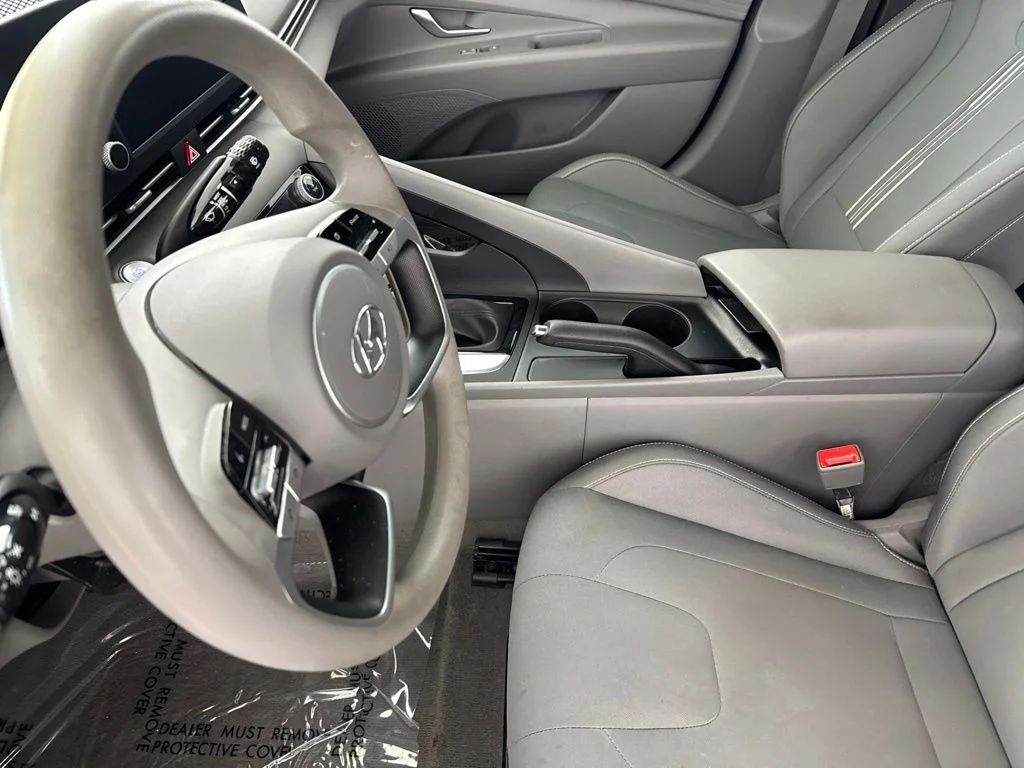 Used 2022 Black Hyundai SEL image 22