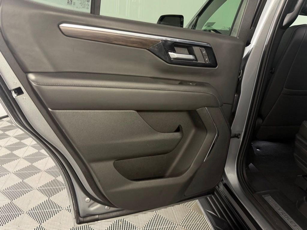 Used 2025 Sterling Gray Metallic Chevrolet LT image 23