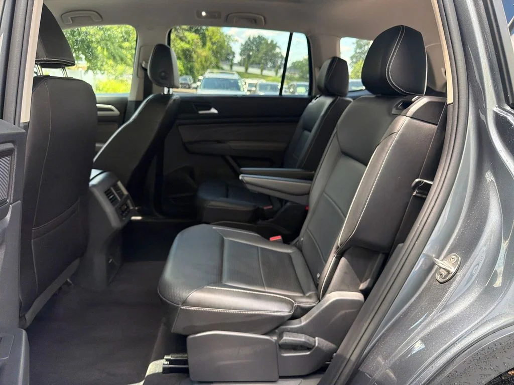 Used 2023 Gray Volkswagen 2.0T SE w/Technology image 27