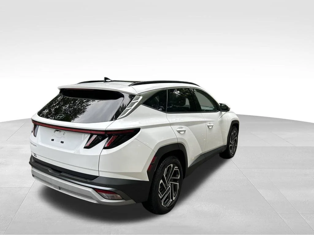 Used 2025 White Hyundai Limited image 5