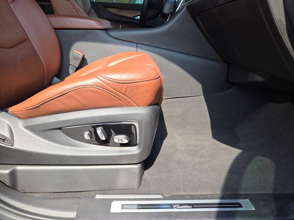 Used 2020 Dark Adriatic Blue Metallic Cadillac Premium Luxury image 36