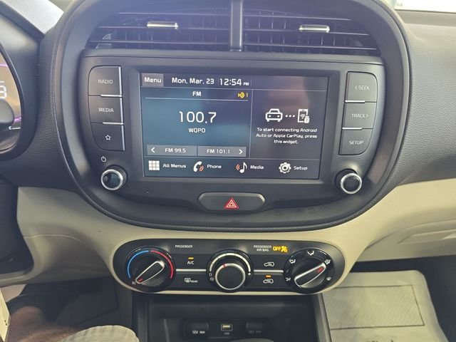 Used 2025  Kia LX image 15
