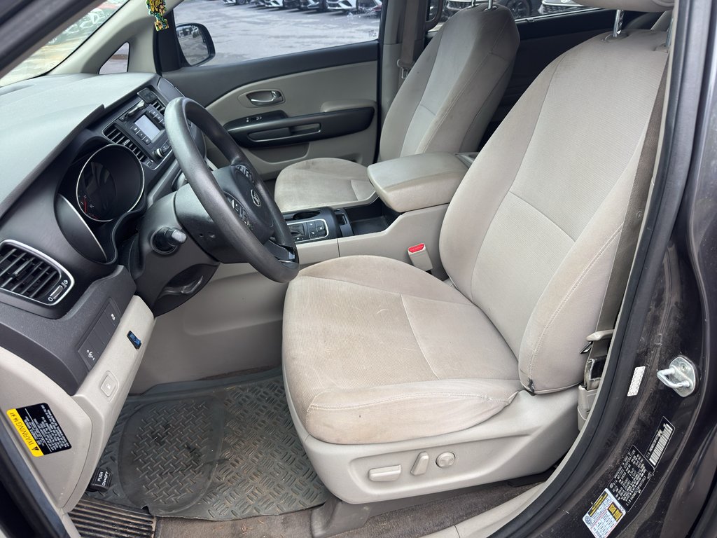 Used 2015 Platinum Graphite Kia LX image 11