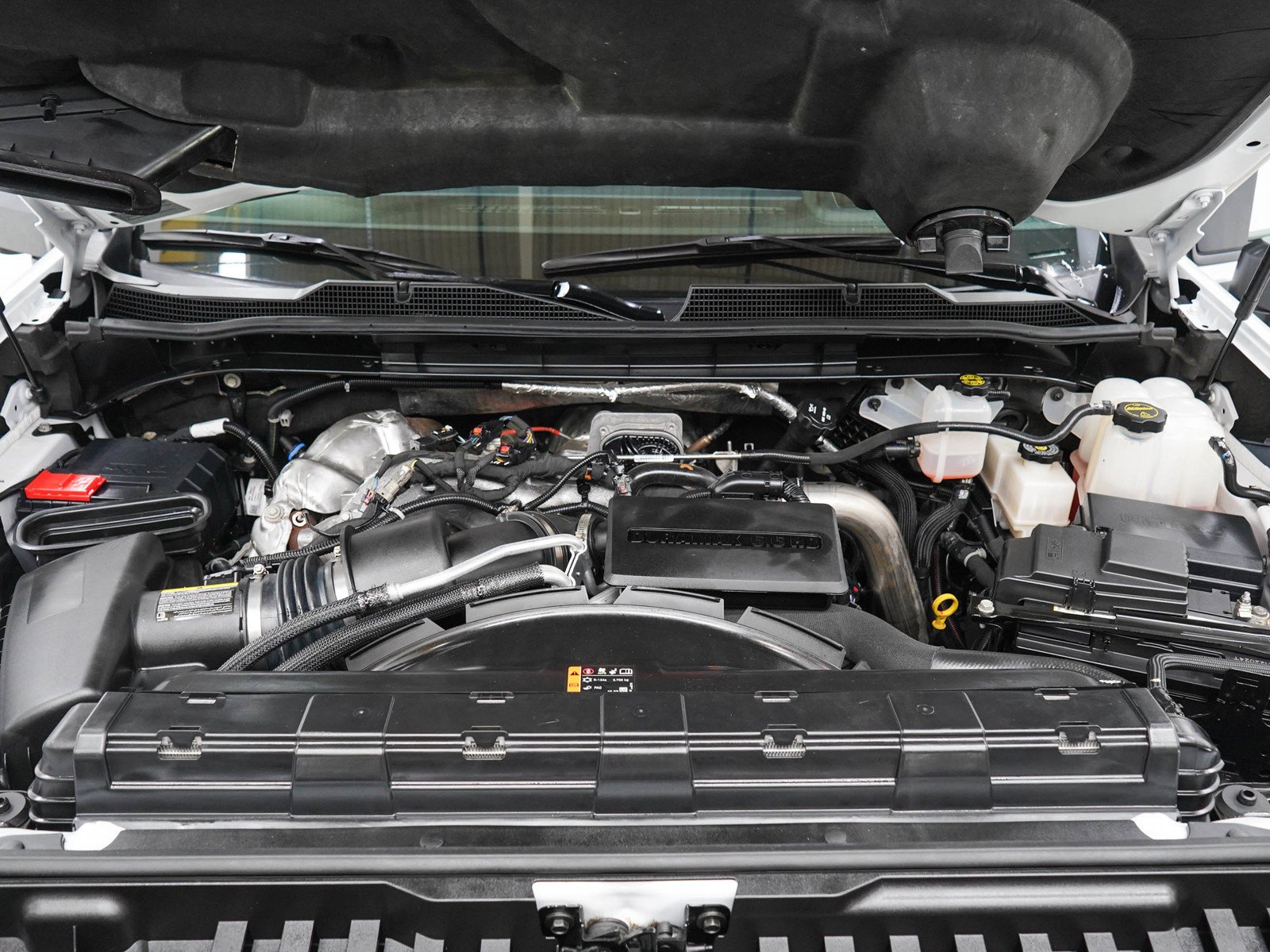 Used 2025 Iridescent Pearl Tricoat Chevrolet High Country image 34