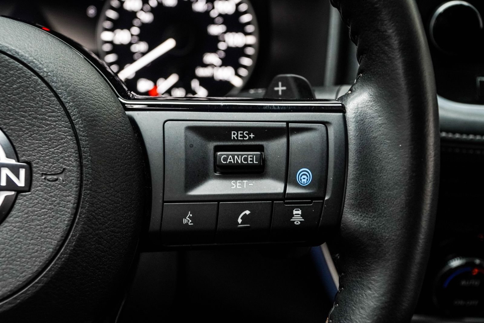 Used 2023 Red Nissan SL image 35