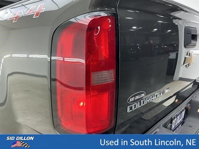 Used 2018 DEEPWOOD GREEN METALLIC Chevrolet 4WD LT image 22