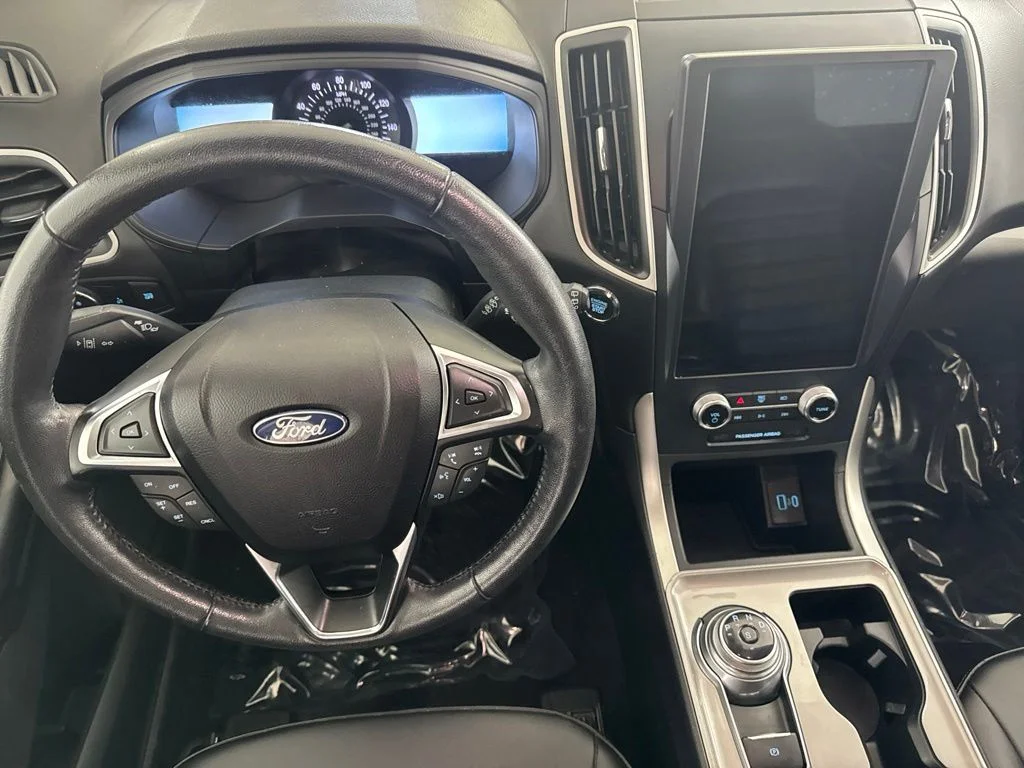 Used 2023 Gray Ford SEL image 25
