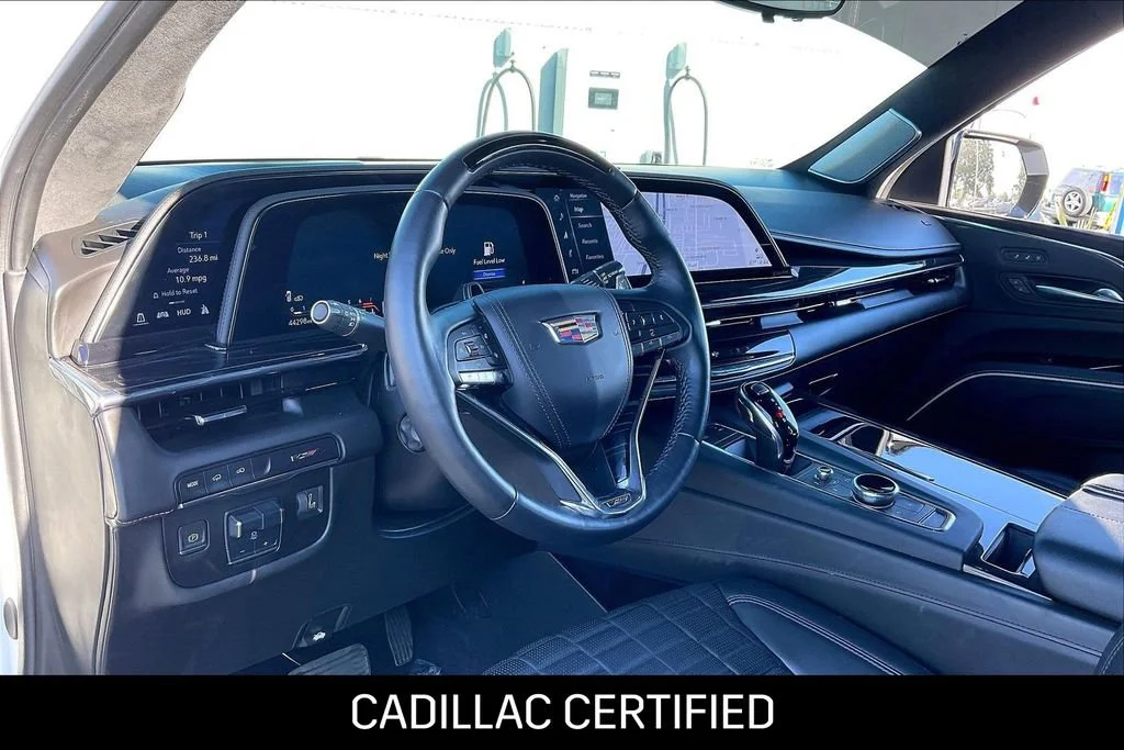2024 Cadillac Escalade ESV V-Series - Photo 16