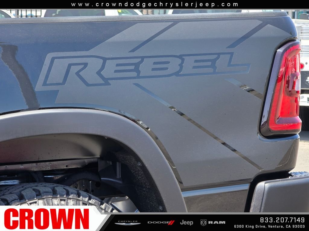 New 2026 Diamond Black Crystal Pearl-Coat Exterior Paint RAM Rebel image 10