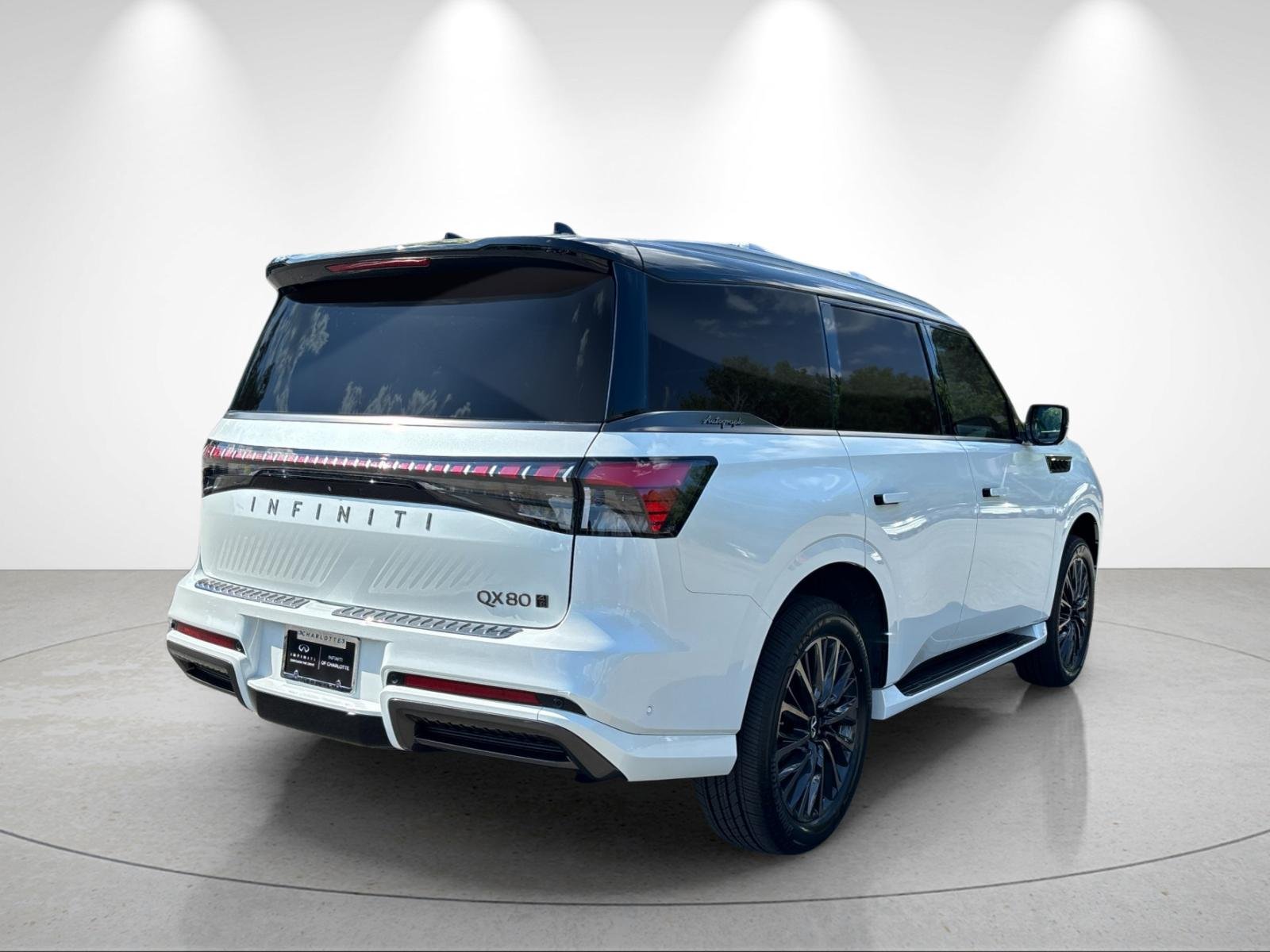 New 2027 2T RADIANT WHIT INFINITI Autograph 4WD image 5