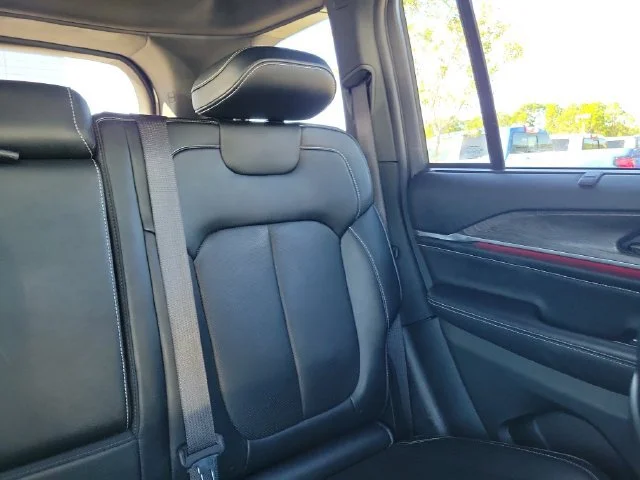 2023 Jeep Grand Cherokee Overland - Photo 15
