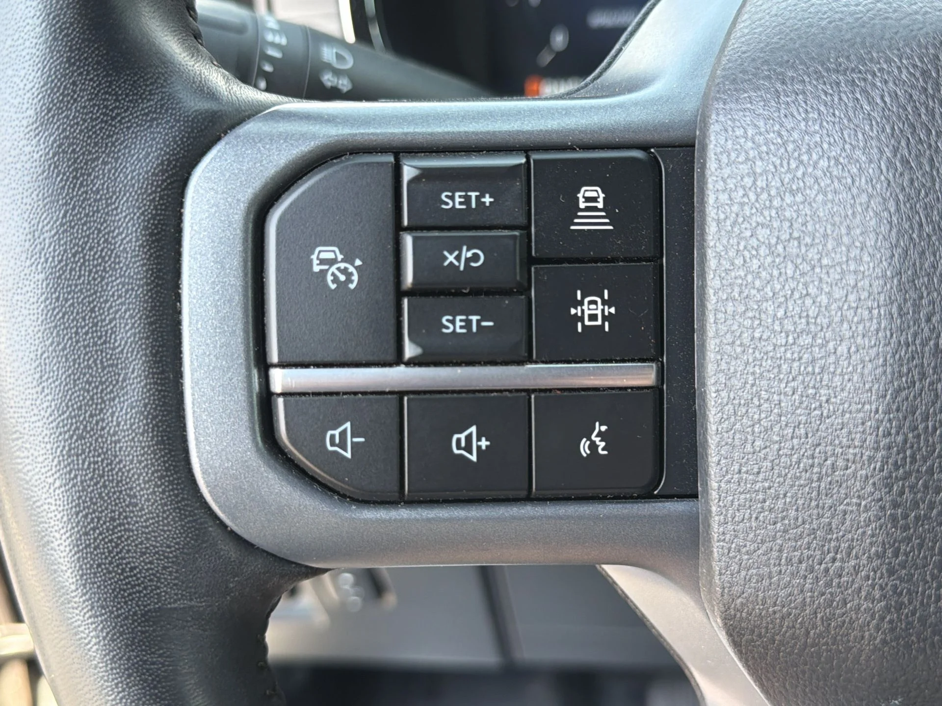 Certified Used 2024 Gray Metallic Ford Lariat image 15