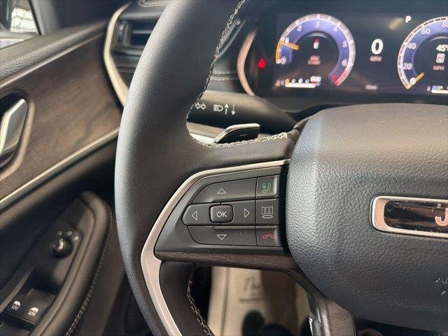New 2026 Silver Zynith Exterior Paint Jeep Laredo image 32