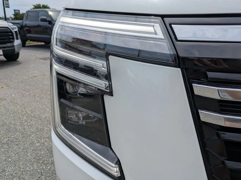 New 2026 Aspen White TriCoat / Super Black Two-tone Nissan Platinum image 10