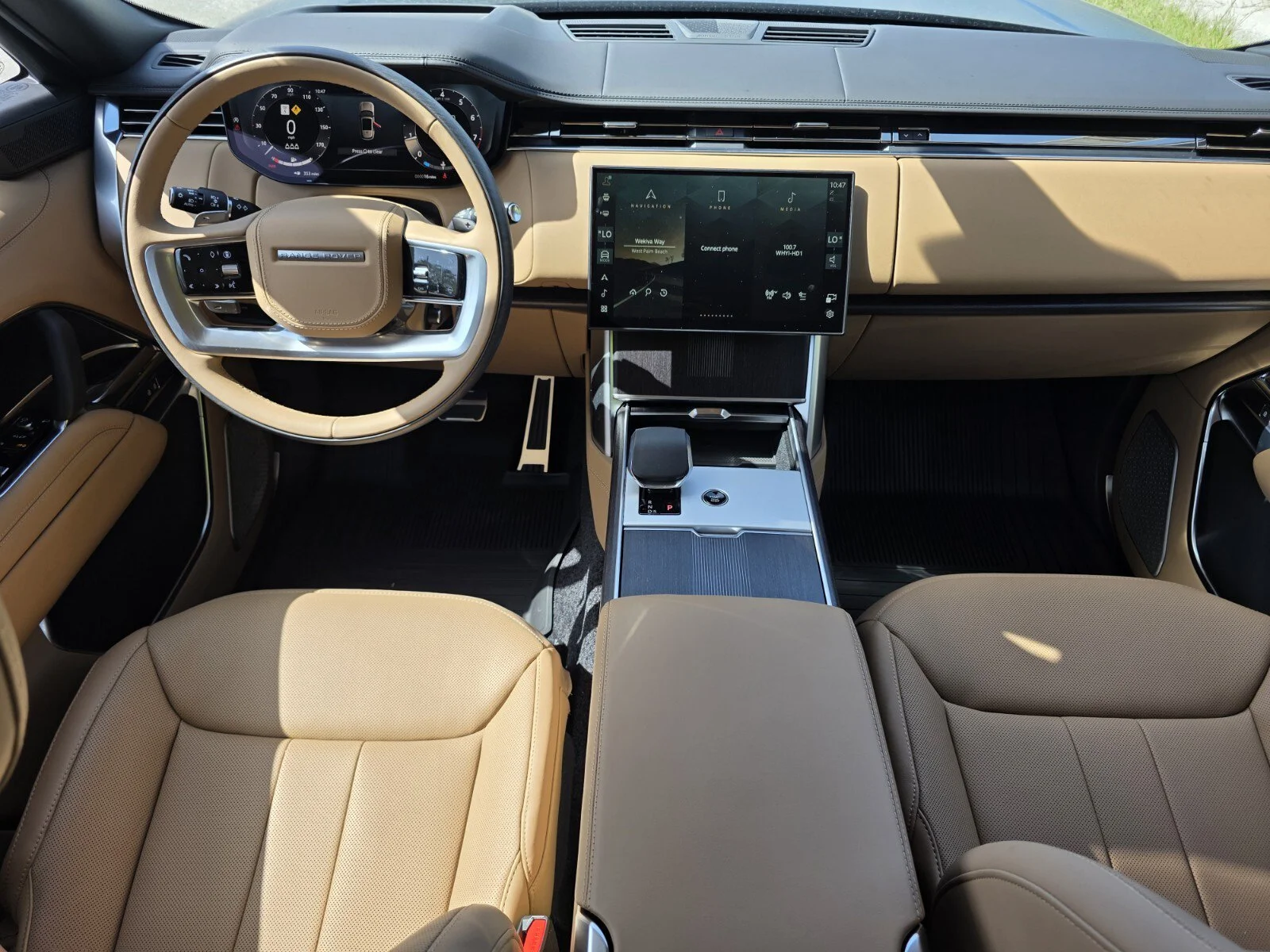 New 2026 Obsidian Black SV Bespoke Ultra Metallic Satin Land Rover P530 Autobiography image 4