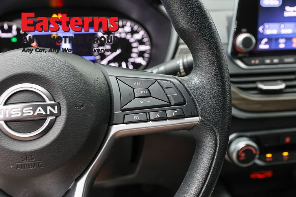 Used 2023 Gray Nissan 2.5 SV image 16