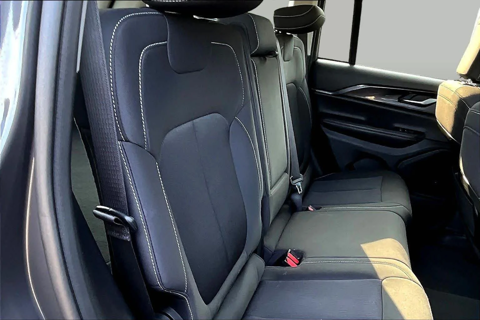 Used 2023 Baltic Gray Metallic Clearcoat Jeep Laredo image 39