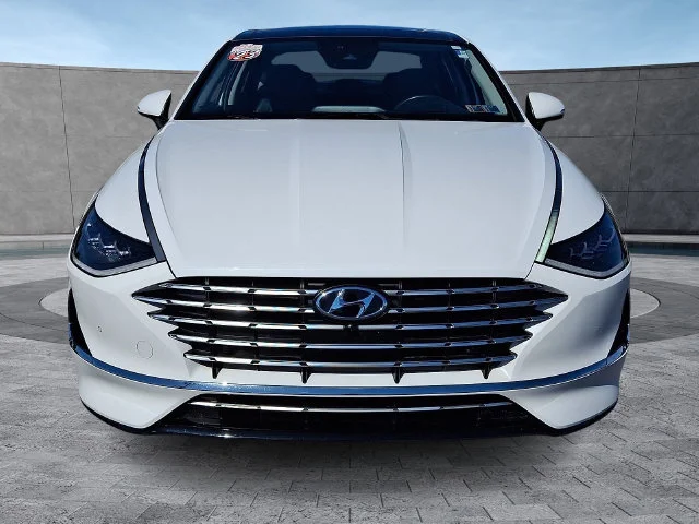 Used 2023 White Hyundai Limited image 2
