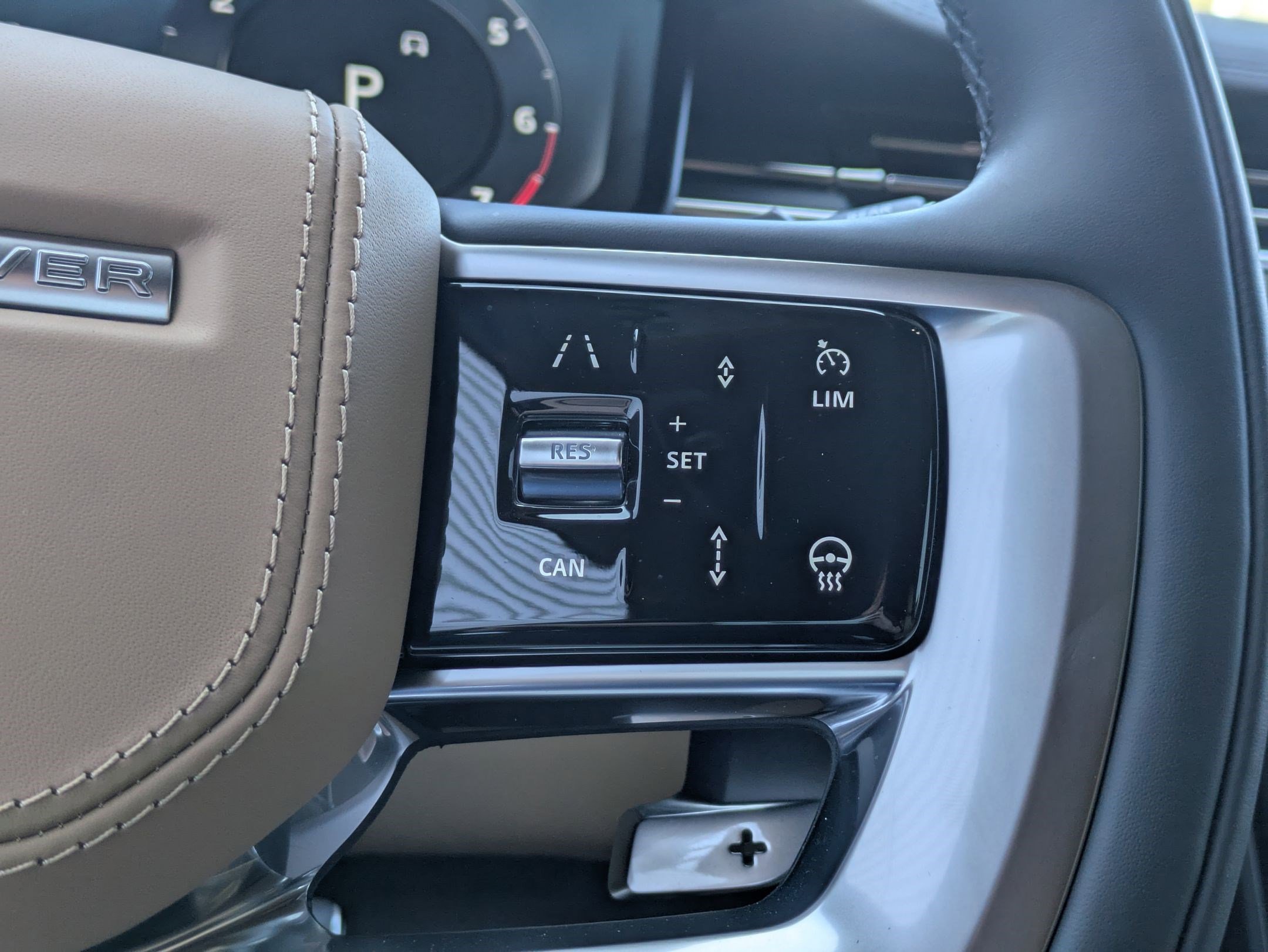 2026 Land Rover Range Rover SE - Photo 18