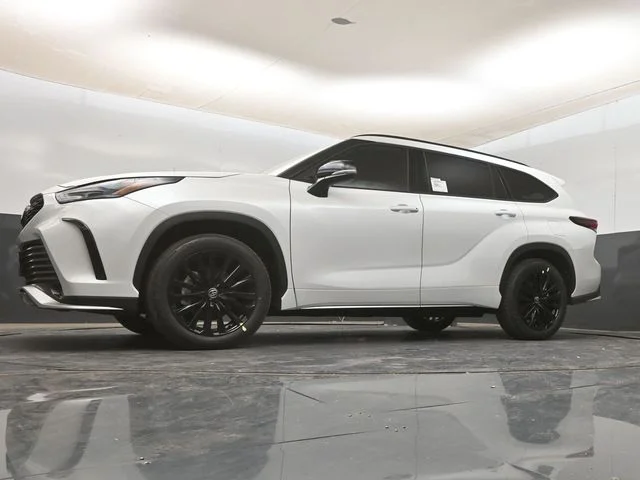New 2026 Wind Chill Pearl <sup>1</sup> Toyota  XSE image 20