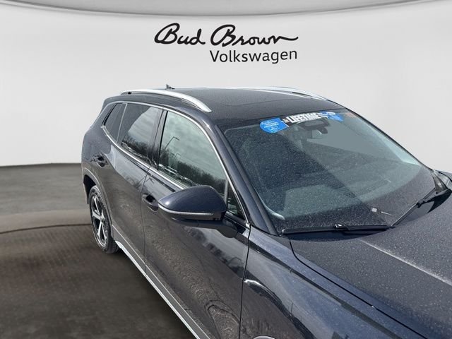 New 2026 Deep Black Volkswagen 2.0T SE image 4