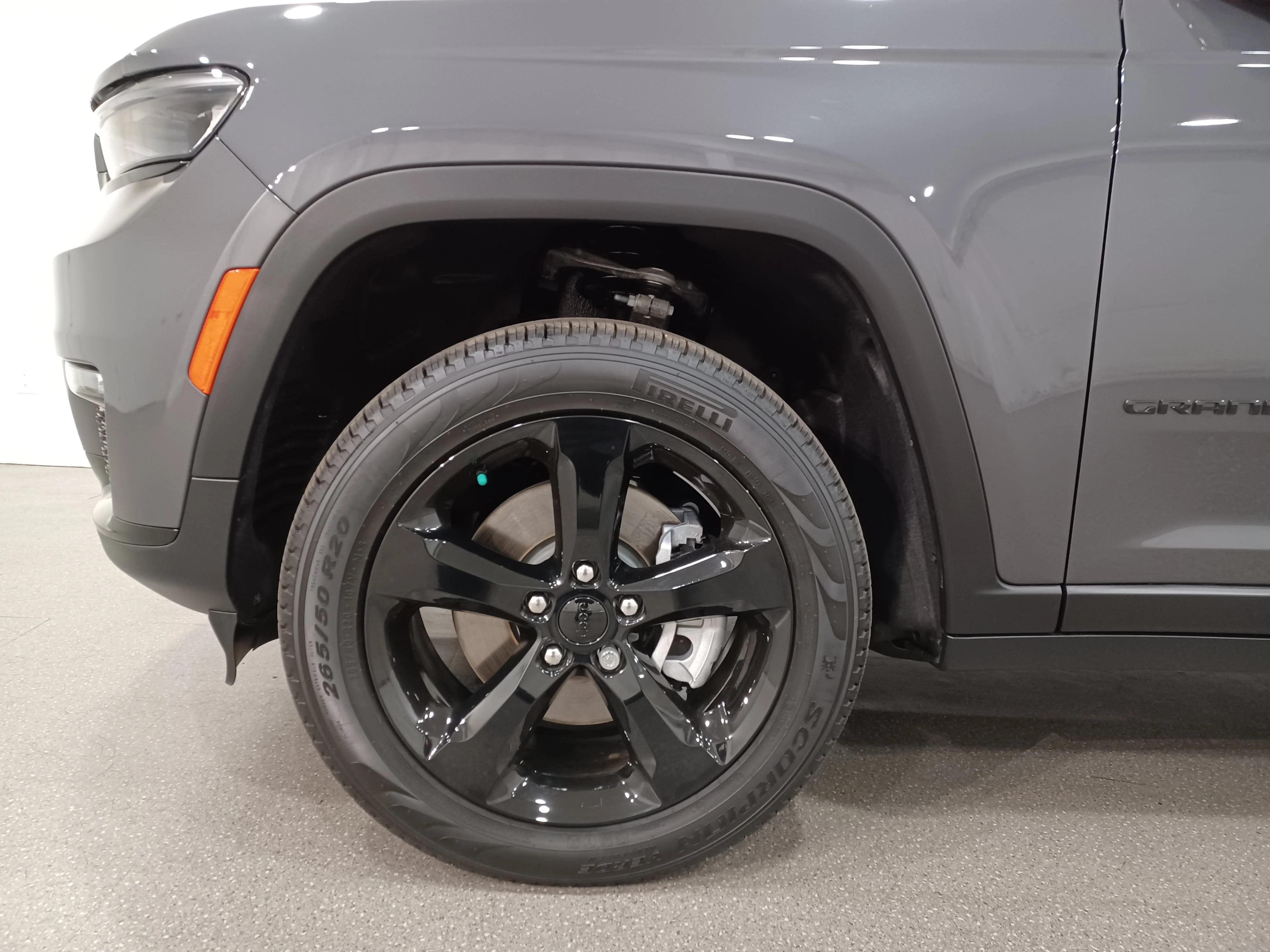 Used 2025 Baltic Grey Metallic Jeep Limited 4x4*6 Pass | Only 151km! | Adaptive Cruise | Remote Start | Nav | Htd Leather | Pano Roof image 21