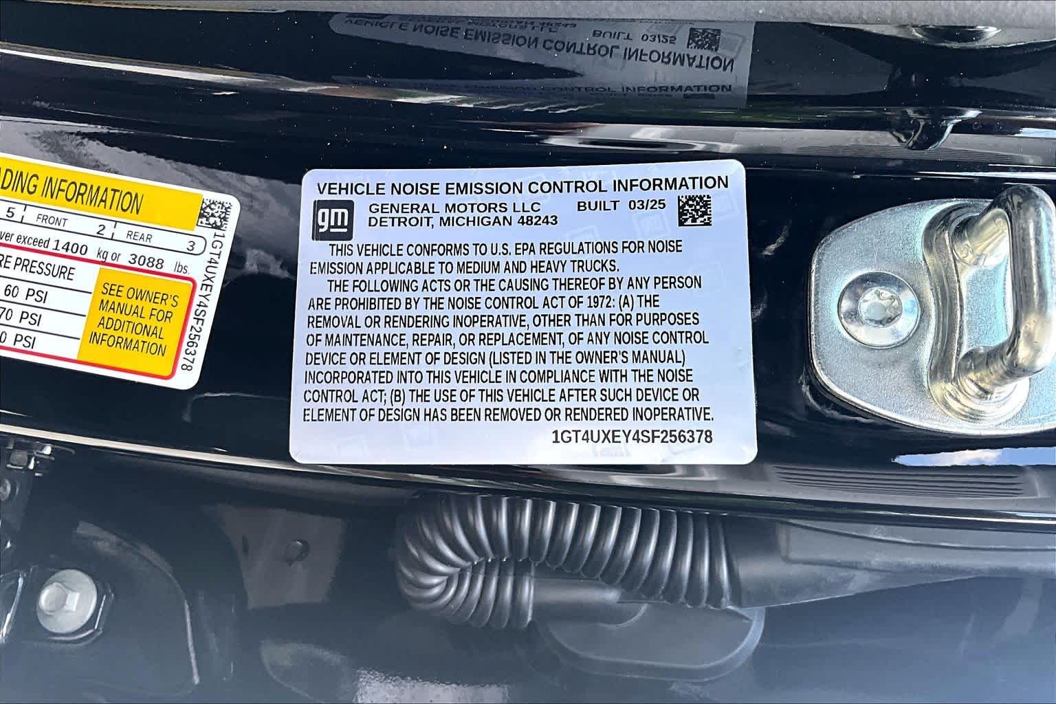 Used 2025 Onyx Black GMC Denali Ultimate image 28