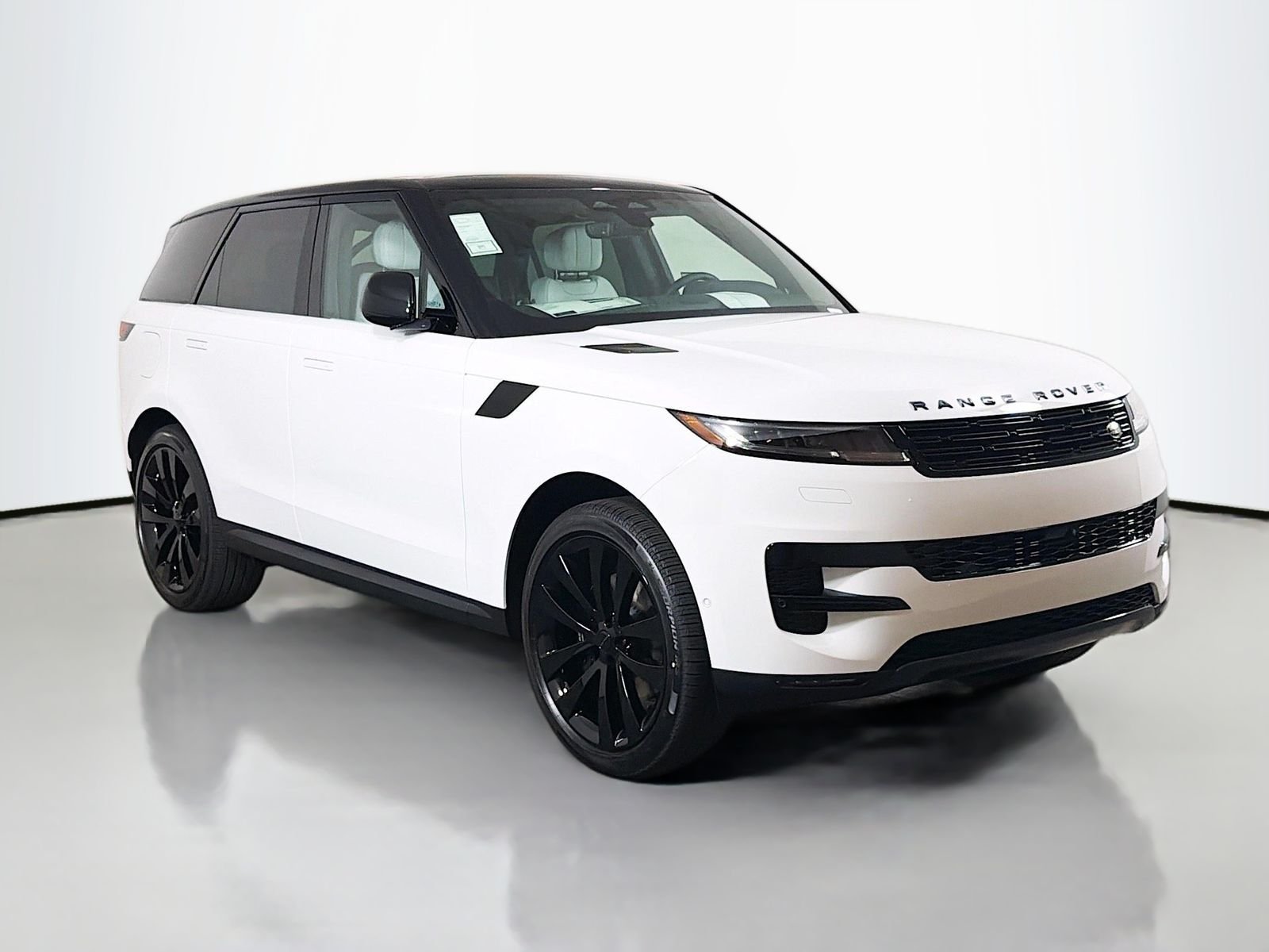 New 2026 Fuji White LAND ROVER SE image 7