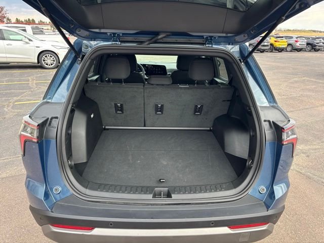 Used 2026 Lakeshore Blue Chevrolet LT image 8
