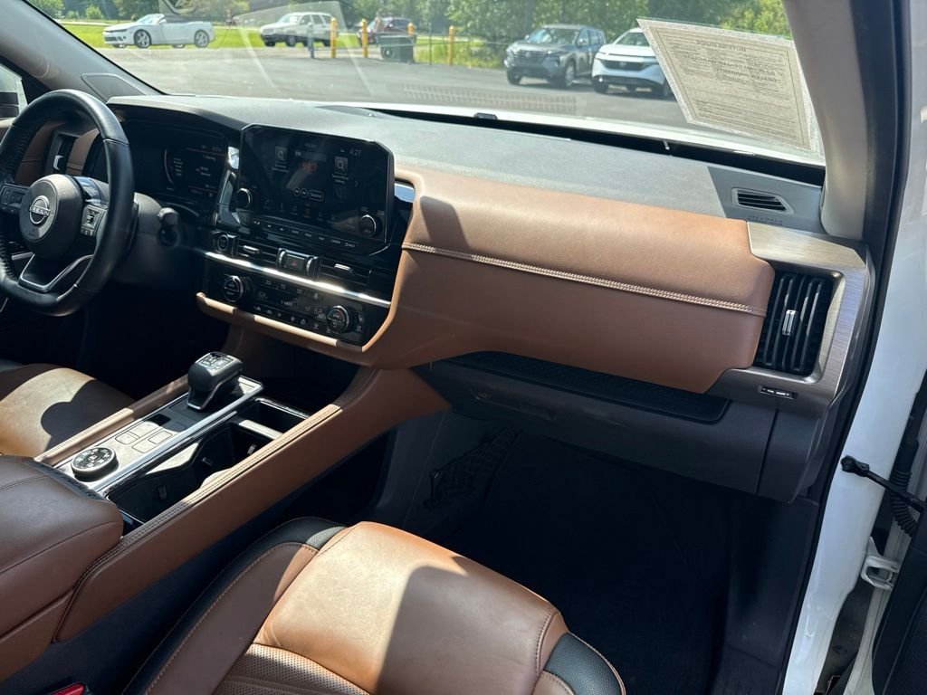 Used 2023 White Nissan Platinum image 22