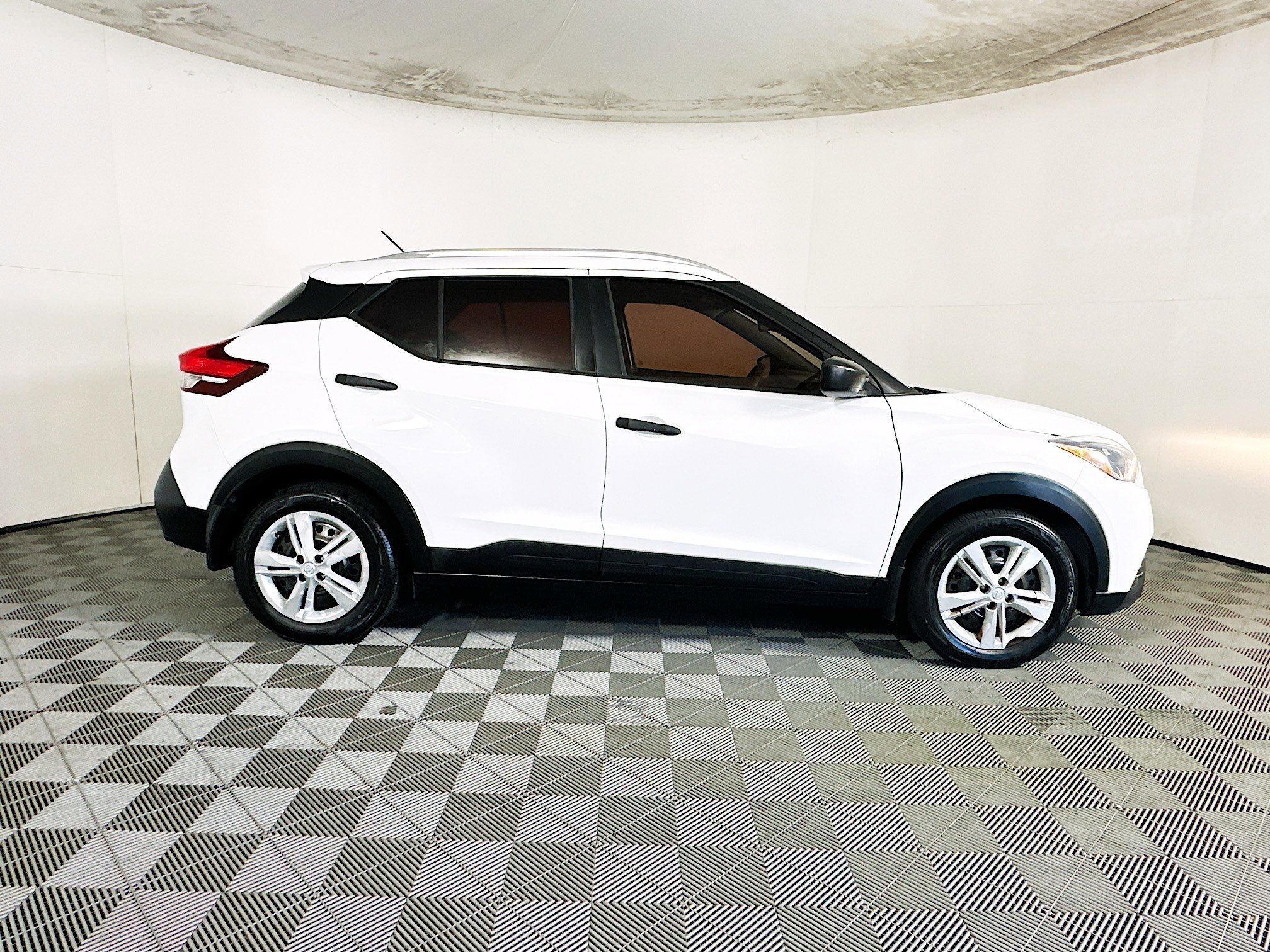 Used 2018 Nissan Kicks S with VIN 3N1CP5CU7JL535886 for sale in Coconut Creek, FL