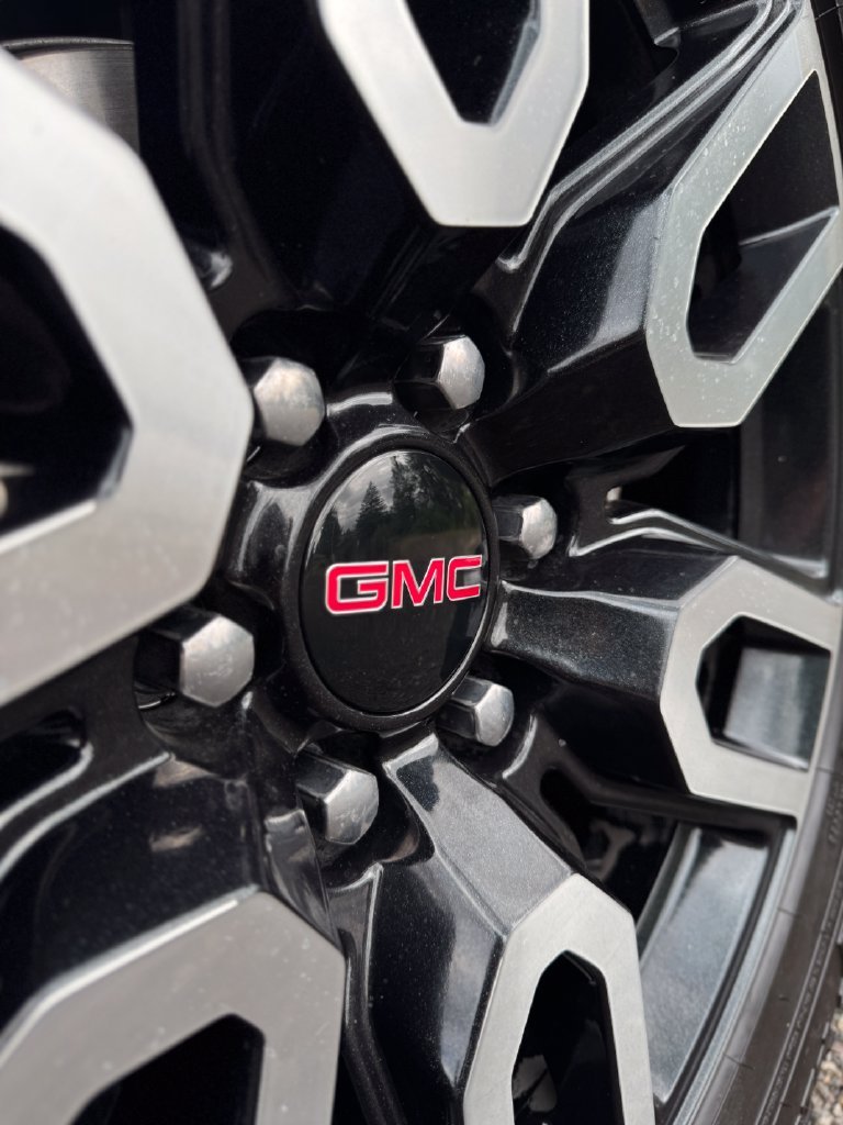 Used 2022 Summit White GMC AT4 image 57