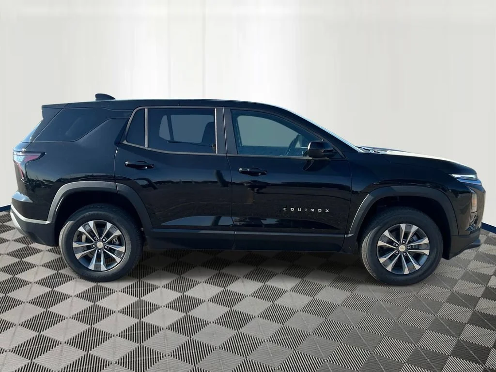 Used 2027 Mosaic Black Metallic Chevrolet LT image 6