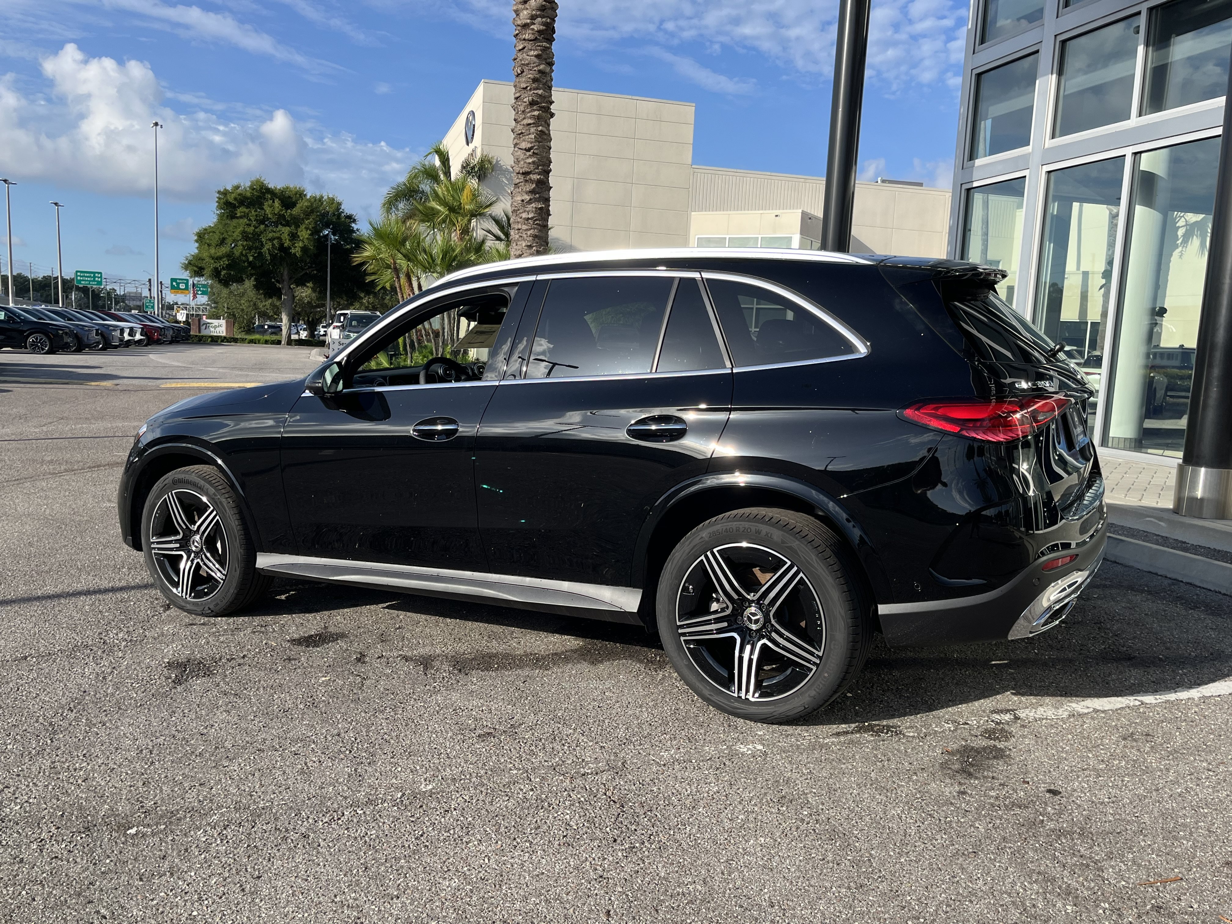 New 2026 Black Mercedes-Benz GLC 300 image 4