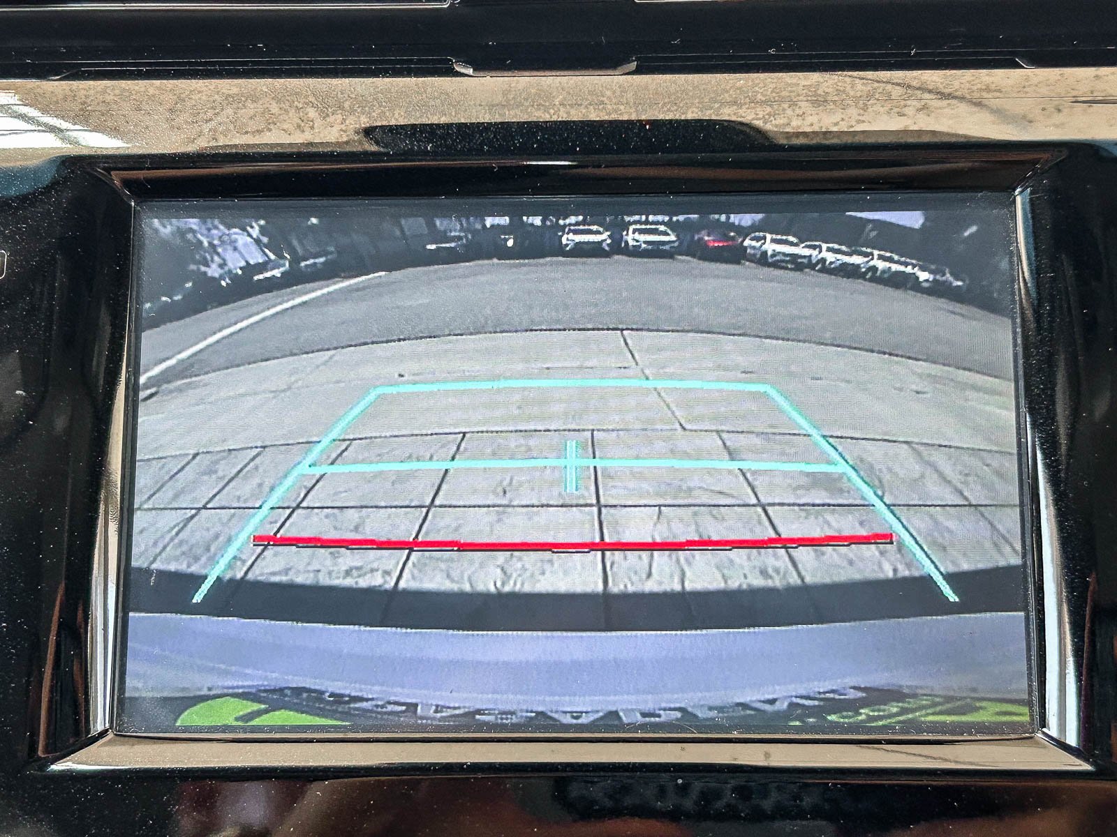Used 2018 SUPER WHITE Toyota SE image 20