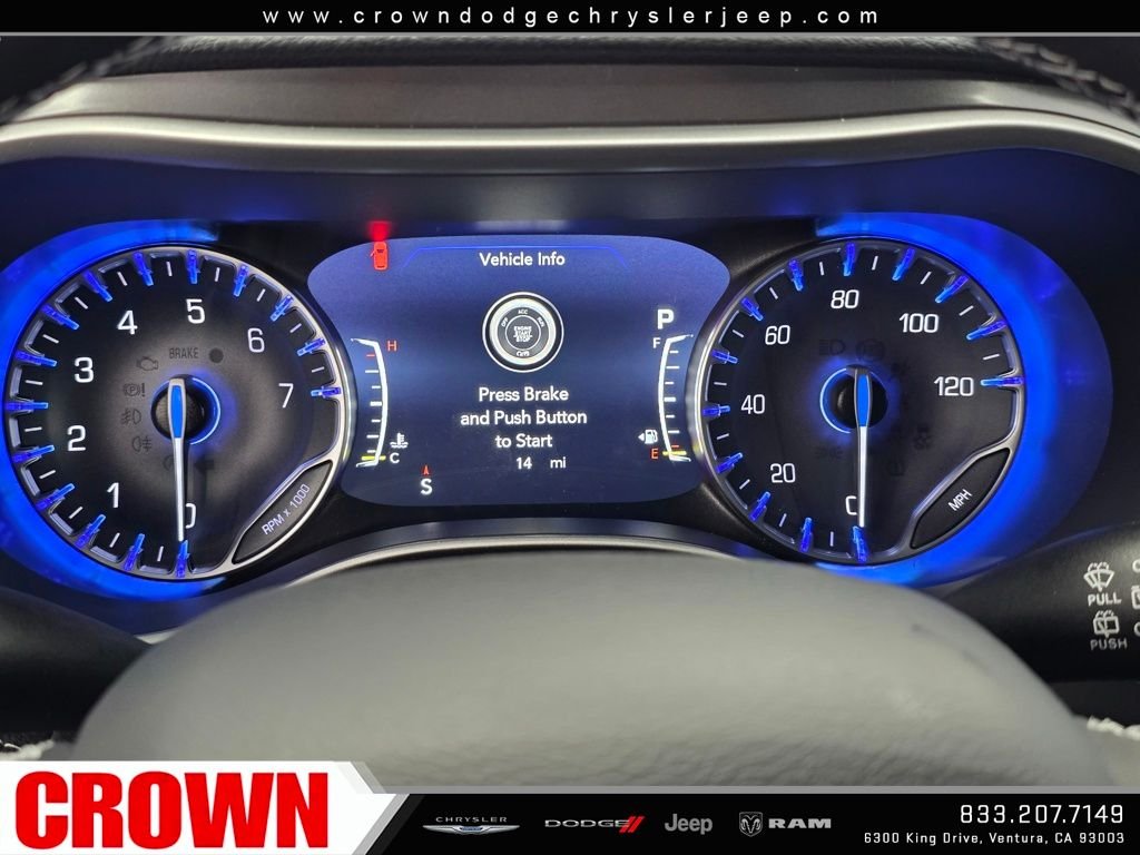 New 2026 Diamond Black Crystal Pearl-Coat Exterior Paint Chrysler Select image 19