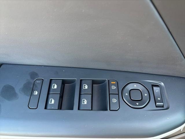 2025 Kia K4 GT-Line photo 4