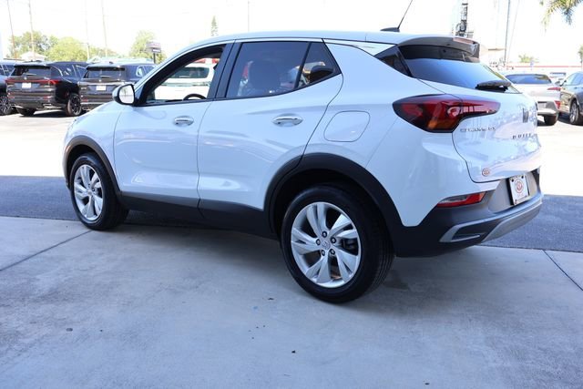 Used 2025 Summit White Buick Preferred image 6