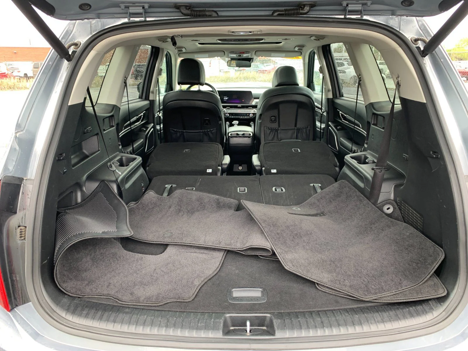 Used 2025 Silver Kia S image 19