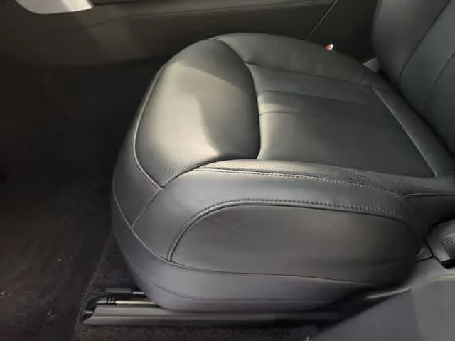 Used 2025 Fuji White Land Rover Autobiography image 23