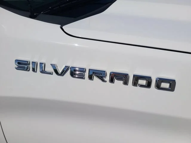 Used 2024 Summit White Chevrolet Custom image 30