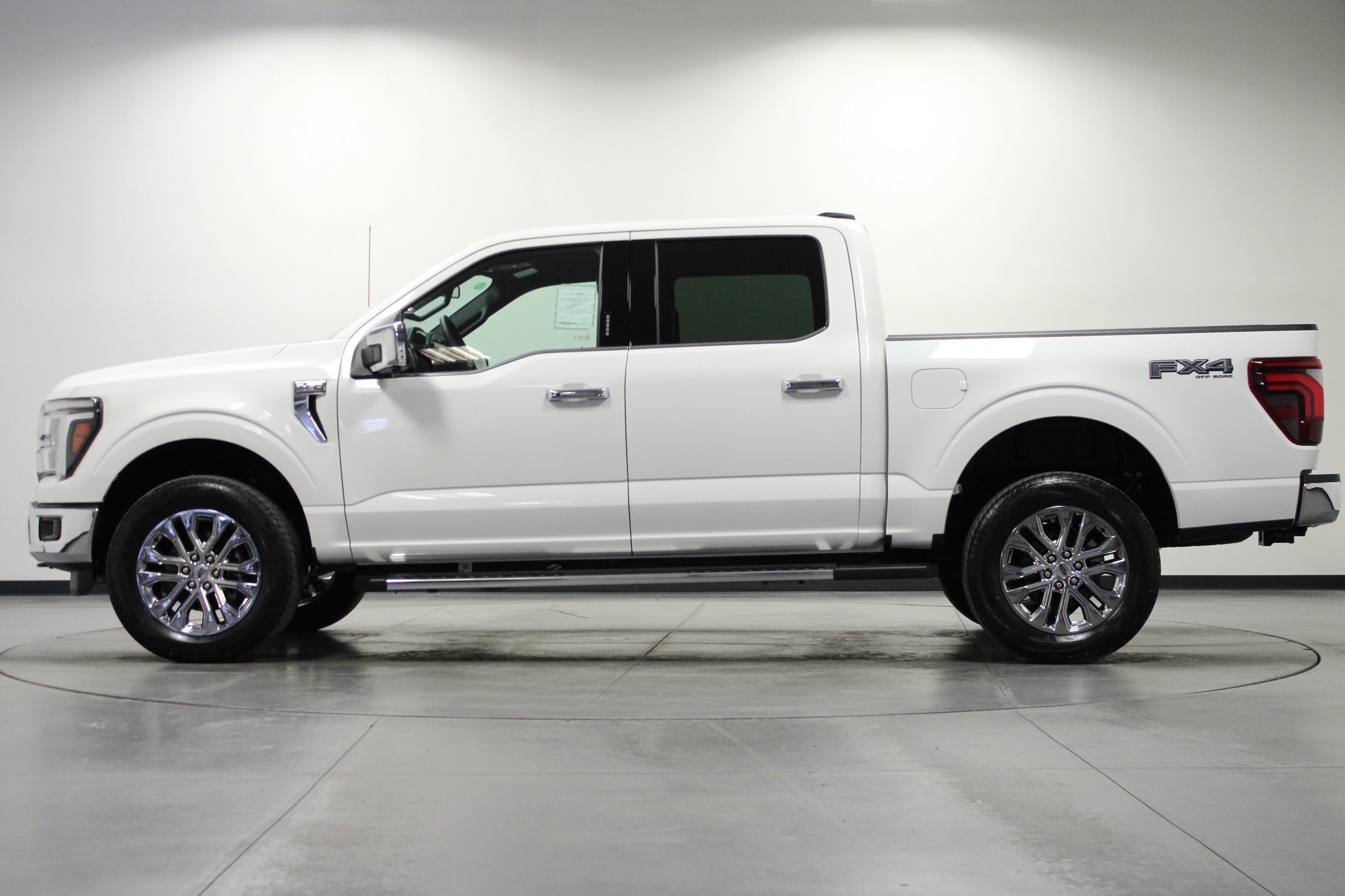 New 2026 Star White Metallic Tri-Coat Ford LARIAT image 7
