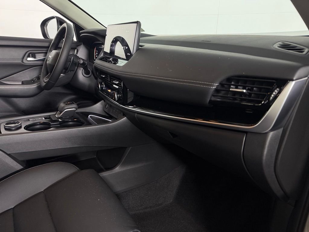 Used 2025 Champagne Silver Metallic Nissan SL image 30