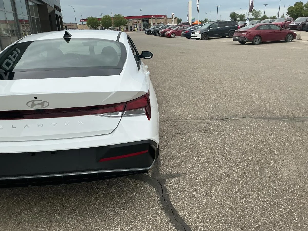 New 2026 White Hyundai Preferred image 37