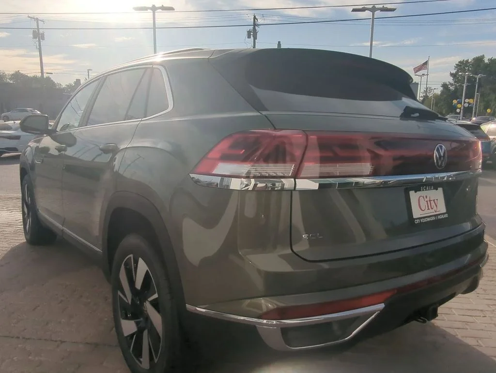 New 2026 Green Volkswagen 2.0T SEL image 6